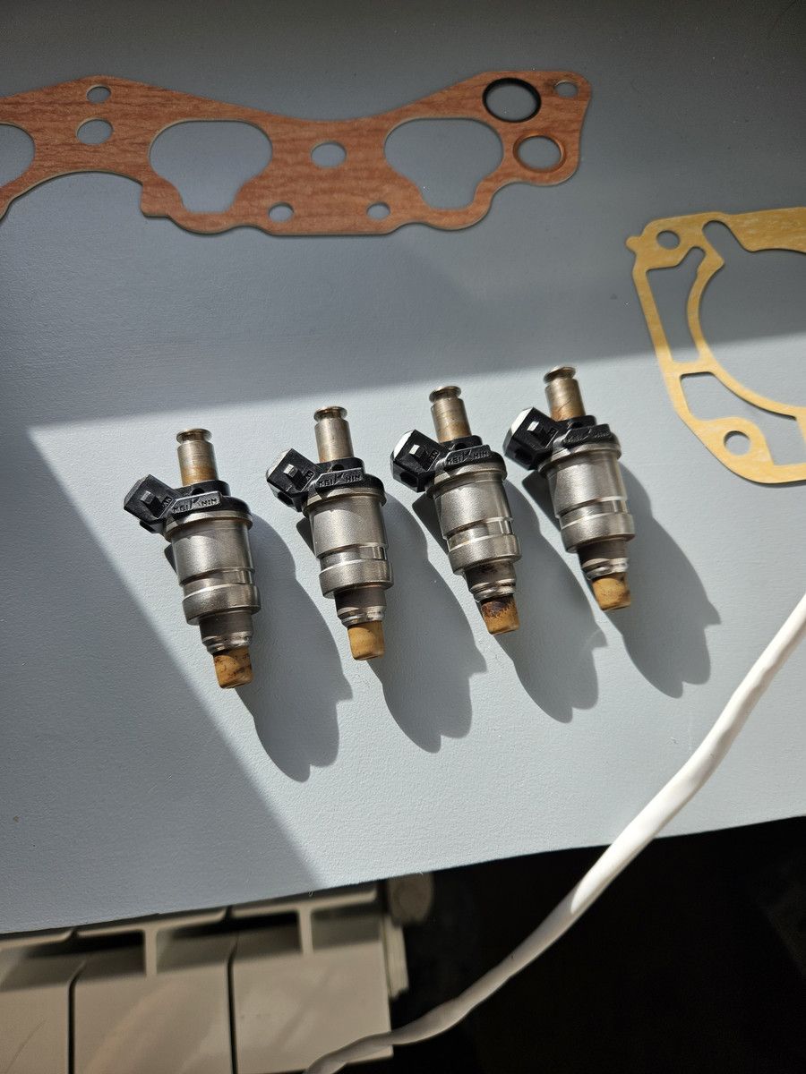 Quatre injecteurs 290 cc